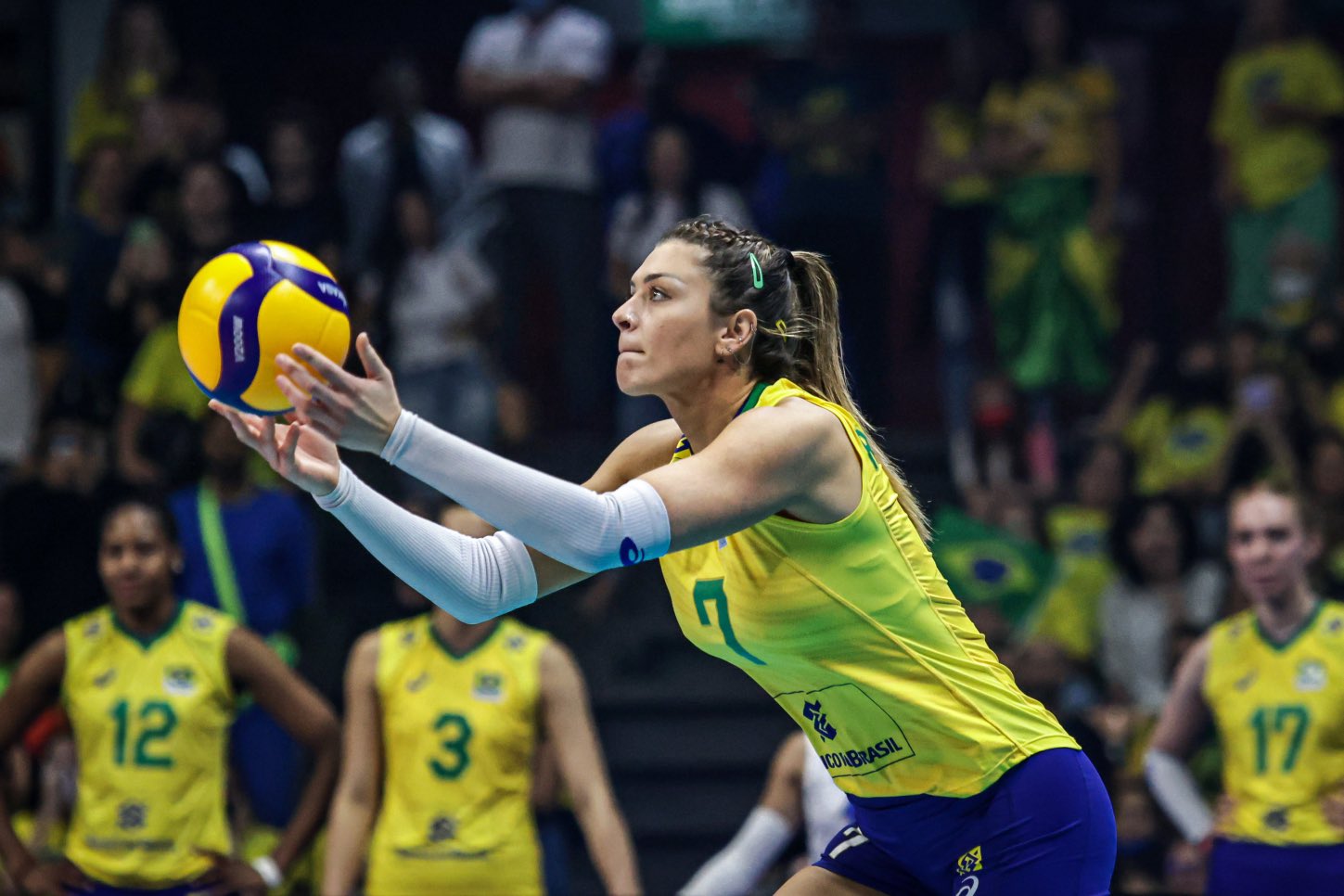 Brasil sofre 2º revés na Liga das Nações Feminina com derrota para EUA