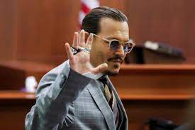 O que acontece se Johnny Depp vencer processo contra a sua ex