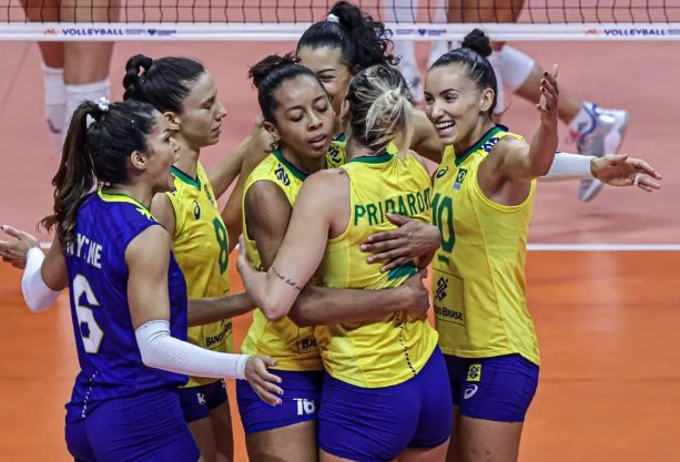 Brasil estreia na Liga das Nações de Vôlei com derrota para a