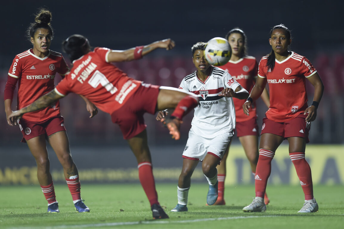 Com o maior público da história do futebol feminino, Inter e Corinthians  empatam em 1 a 1 pela final do Brasileirão - TV Pampa