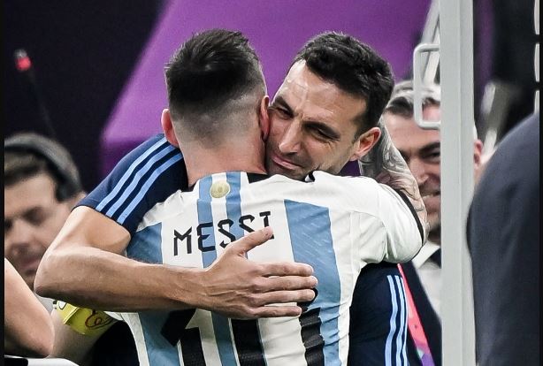 Scaloni convoca Messi e sete promessas para jogos das