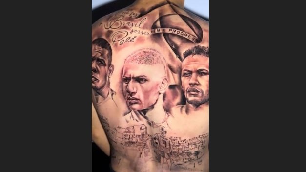 Richarlison mostra nova tatuagem com rosto de Neymar, Ronaldo e