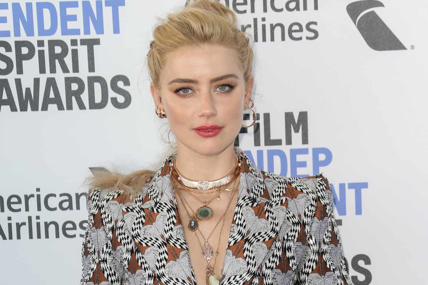 Amber Heard lança novo filme após julgamento contra Johnny Depp - TV Pampa
