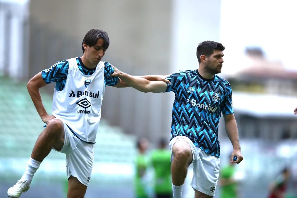 Retrospectiva LANCE!: antes sinônimo de solidez, defesa do Grêmio teve  rendimento ruim em 2021