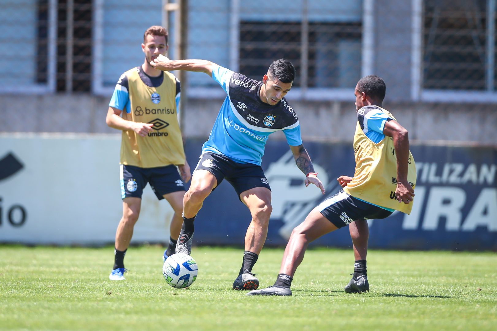 Grêmio pronto para jogo decisivo contra Botafogo no Rio de Janeiro