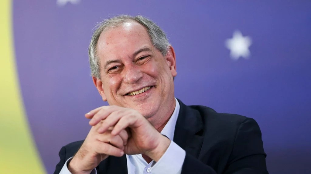 Longe da pol tica Ciro Gomes anuncia retorno carreira de